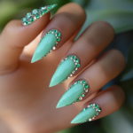 13 Jaw-Dropping Green Acrylic Nail Designs