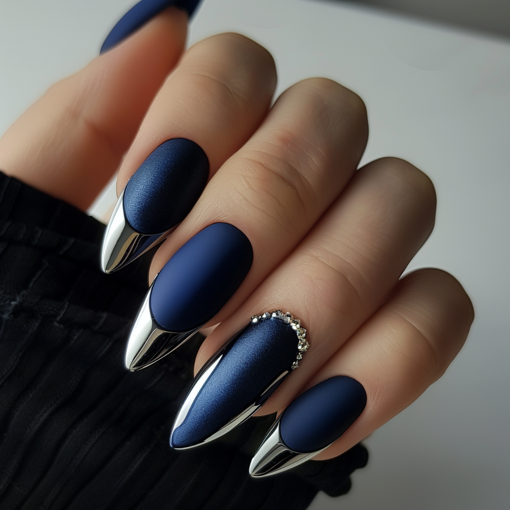 navy-blue-nails