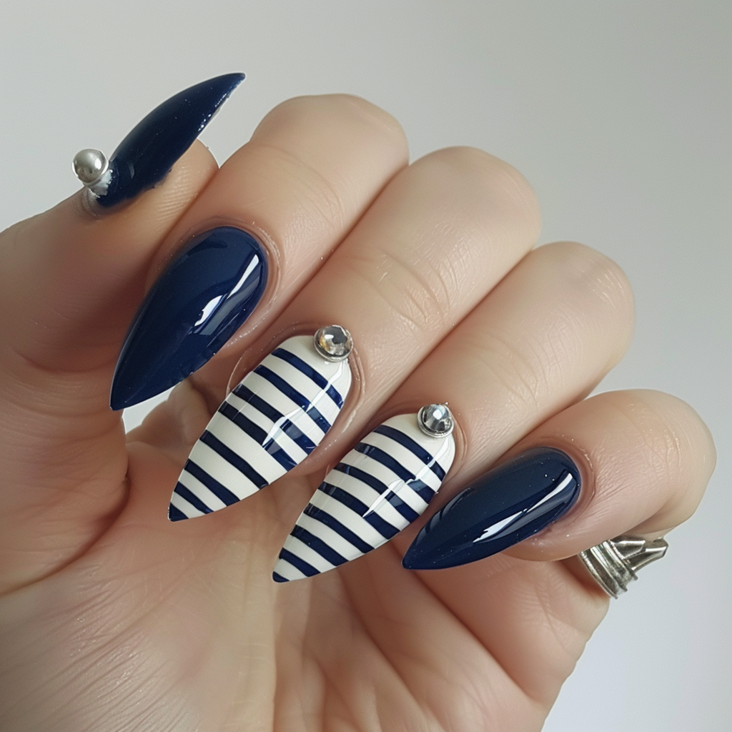 navy-blue-nails