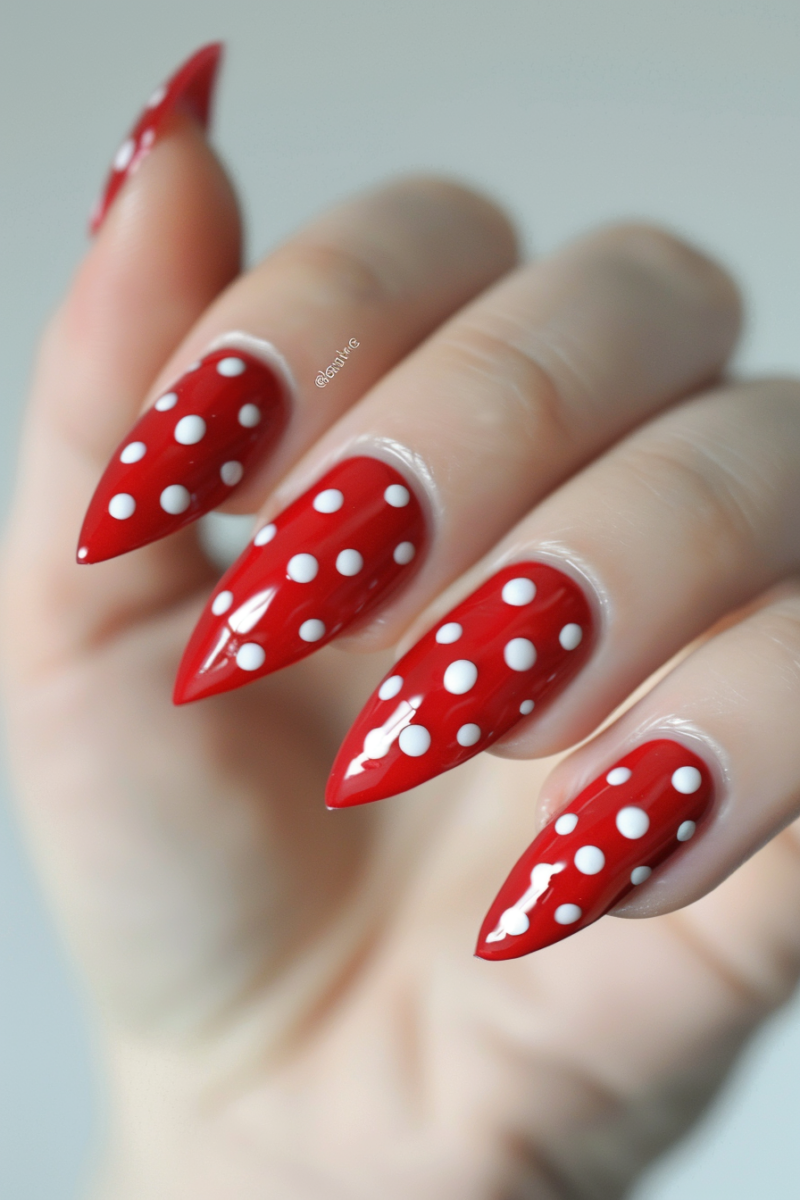 red-summer-nails