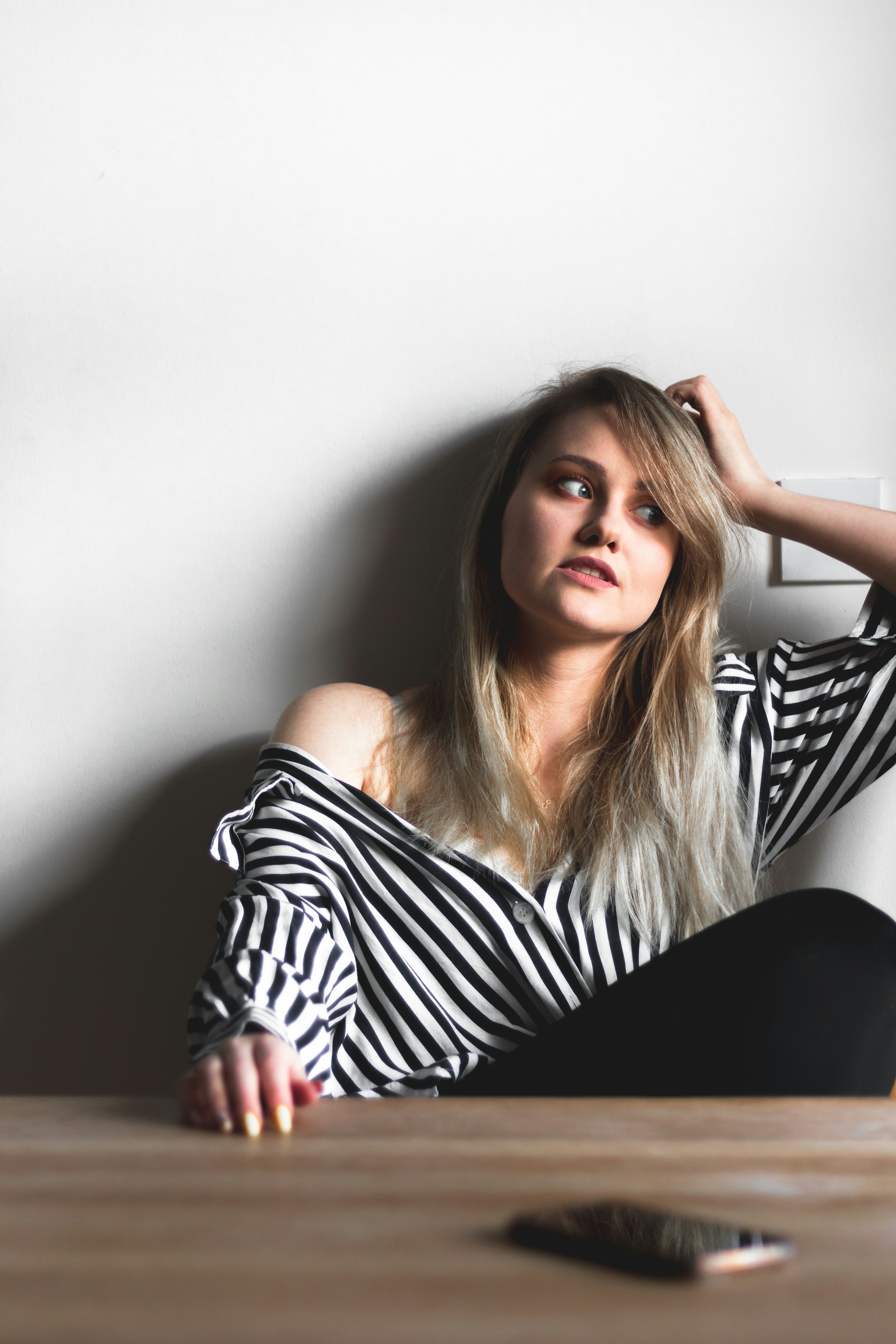 Black and White Outfits That Never Look Busy